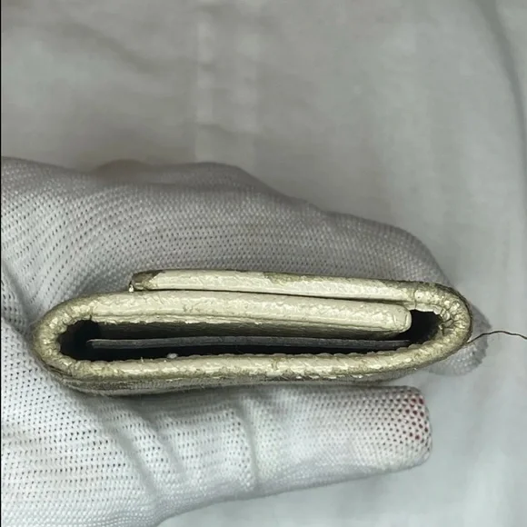 GUCCI MONOGRAM KEY HOLDER - Picture 2 of 7